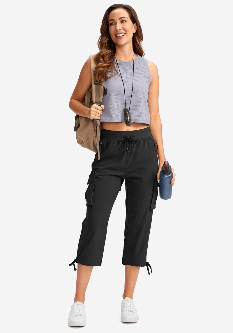 Soothfeel Women's Cargo Capris Pants with 6 Pockets Lightweight Quick Dry Travel Hiking Summer Pants for Women Casual (Black, 4XL)