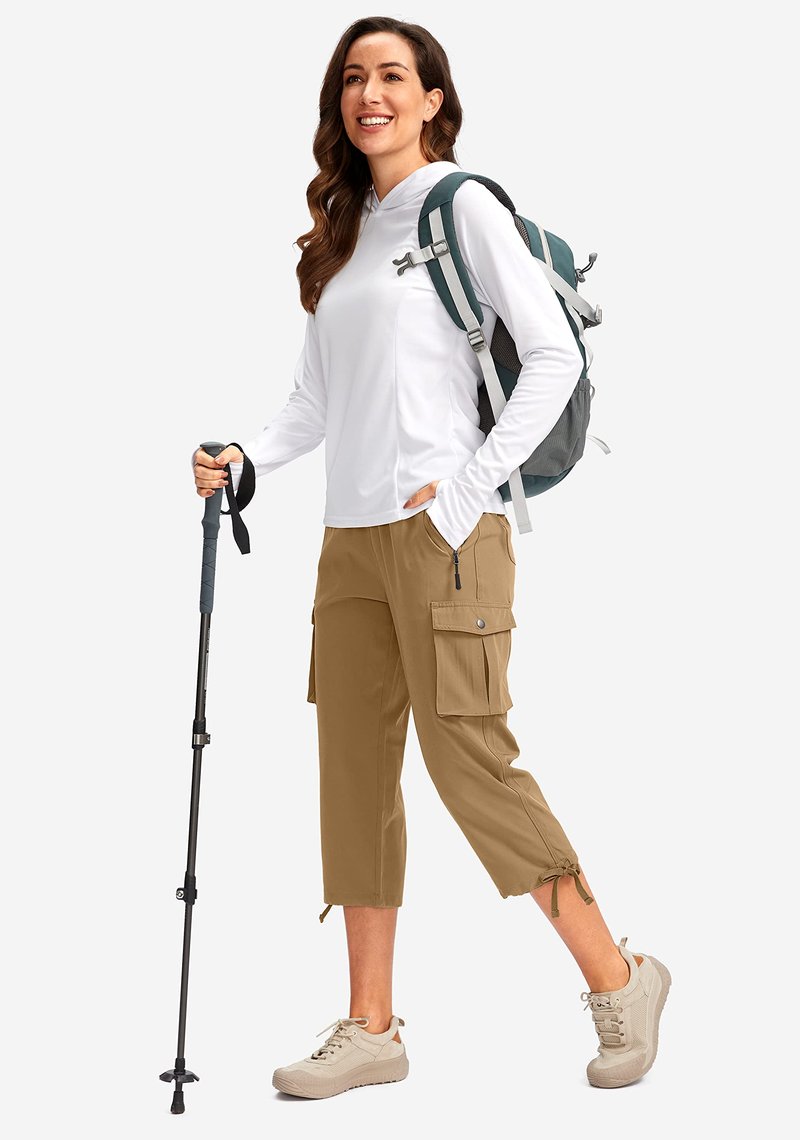 Soothfeel Women's Cargo Capris Pants with 6 Pockets Lightweight Quick Dry Travel Hiking Summer Pants for Women Casual (Dark Khaki, XS)
