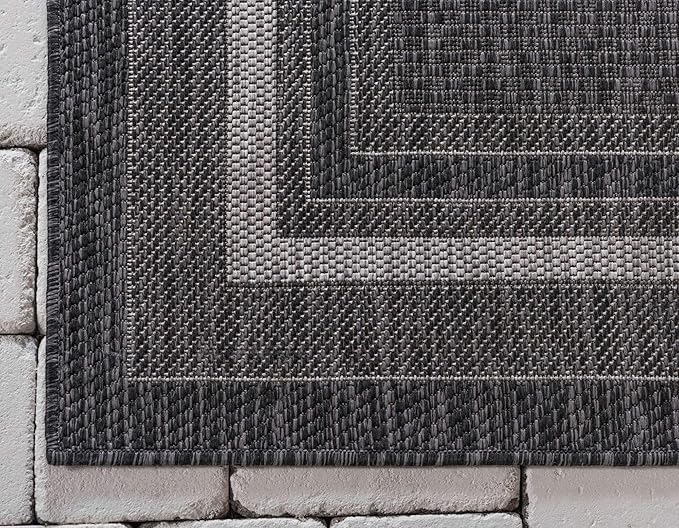 Unique Loom Outdoor Border Collection Area Rug - Soft Border (4' 1" x 6' 1" Rectangle, Black/ Ivory)