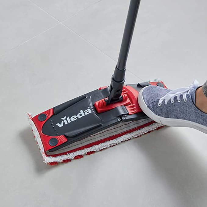 Vileda Ultramax Turbo 2-in-1 Floor Mop Complete Set, Mop with Telescopic Handle, Microfibre Cover and Bucket with Power Spinner, for All Hard Floors, Handle Length 75-130 cm, Eco Packaging