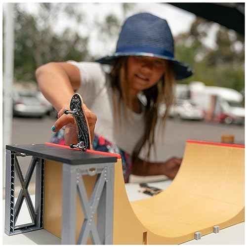 TECH DECK, Ultimate 20-Inch Half-Pipe Ramp Playset and Exclusive Primitive Pro Fingerboard, Kids Toys for Boys and Girls Ages 6 and up