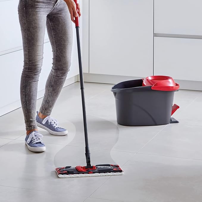 Vileda Ultramax Turbo 2-in-1 Floor Mop Complete Set, Mop with Telescopic Handle, Microfibre Cover and Bucket with Power Spinner, for All Hard Floors, Handle Length 75-130 cm, Eco Packaging