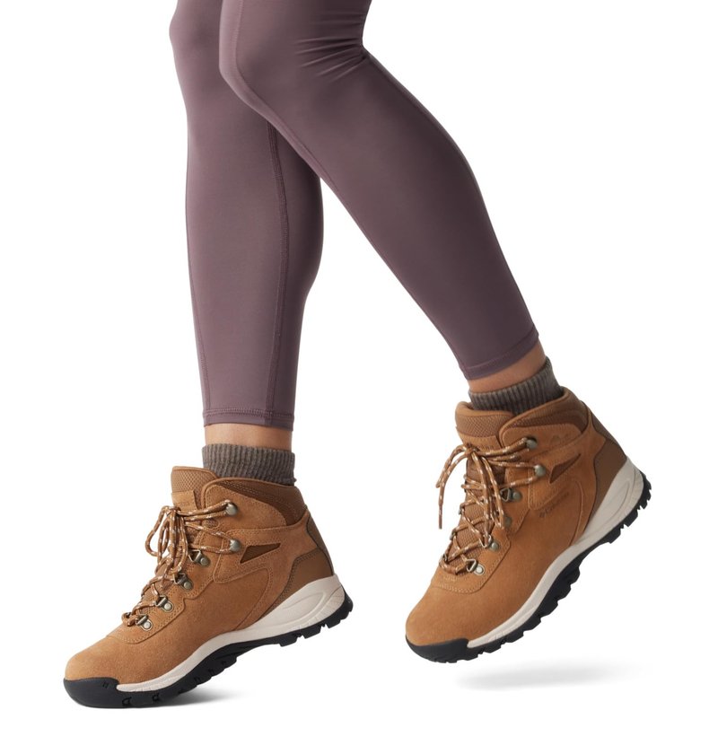 Columbia Womens Newton Ridge Plus Waterproof Amped, Elk/Dark Stone, 5 Wide