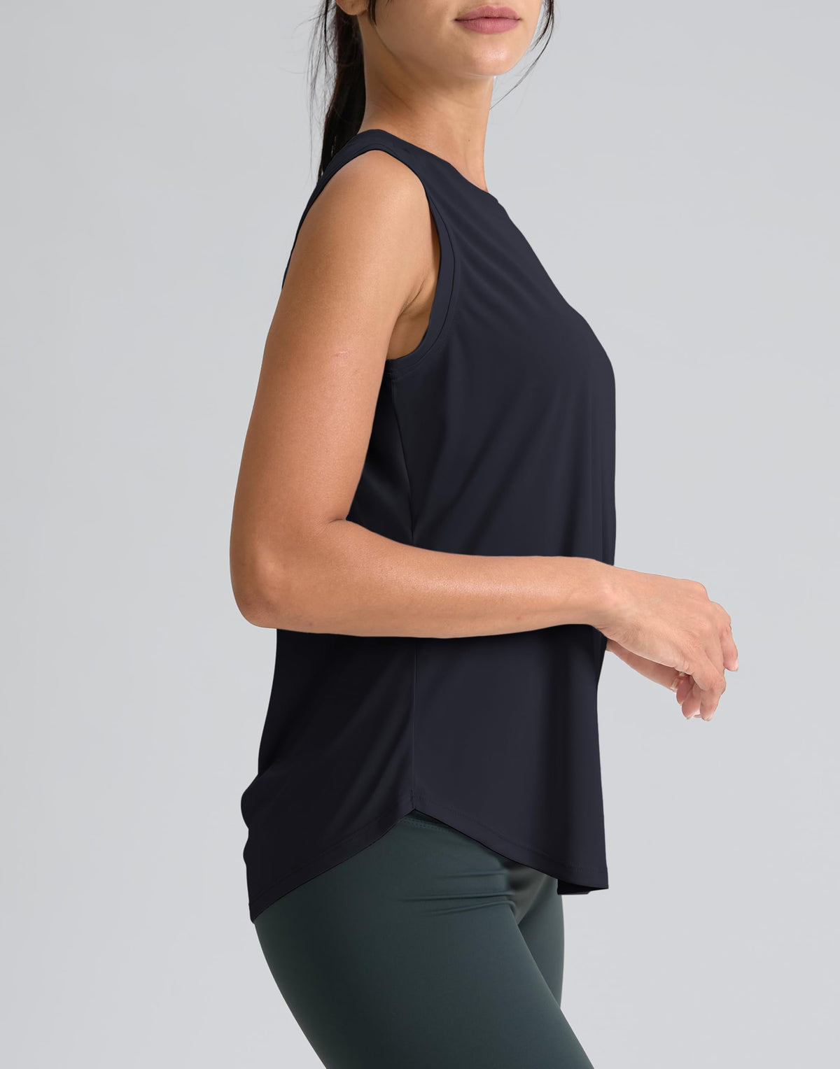 SANTINY Women's Sleeveless Workout Tops Breathable Lightweight Active Tennis Yoga Shirts Athletic Running Tank Tops for Women (Navy_XS)