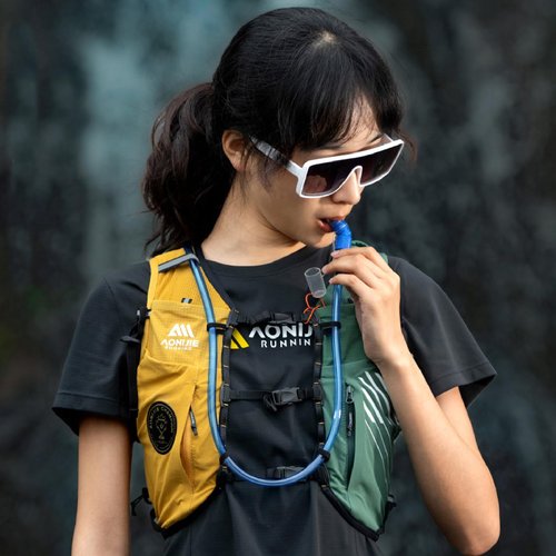 YAPJEB Hydration Bladder, BPA Free, 1L/1.5L/2L/3L, Portable Water Reservoir for Running, Hiking, Climbing, Cycling (PEVA, 1.5L)