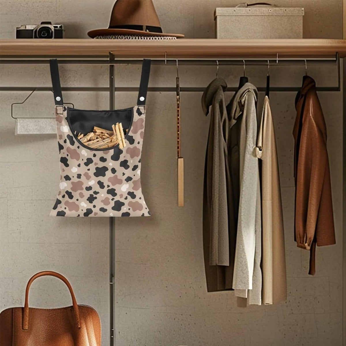 Clothes Pin Hanging Bag, Clothes Pins Bag Holder Outdoor Stylish Clothespin Bag with Hanging Rope for Clothespin - Cow Pattern