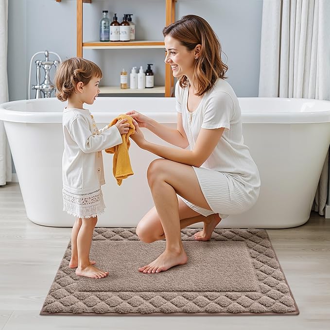 LUMI Bathroom Rugs, Ultra Soft Absorbent Bath Mat for Shower, Non Slip Washable Bath Rugs with Rubber Backing, Microfiber Plush Quick Dry Floor Mat for Bathtub, Floor, Brown, 17x30