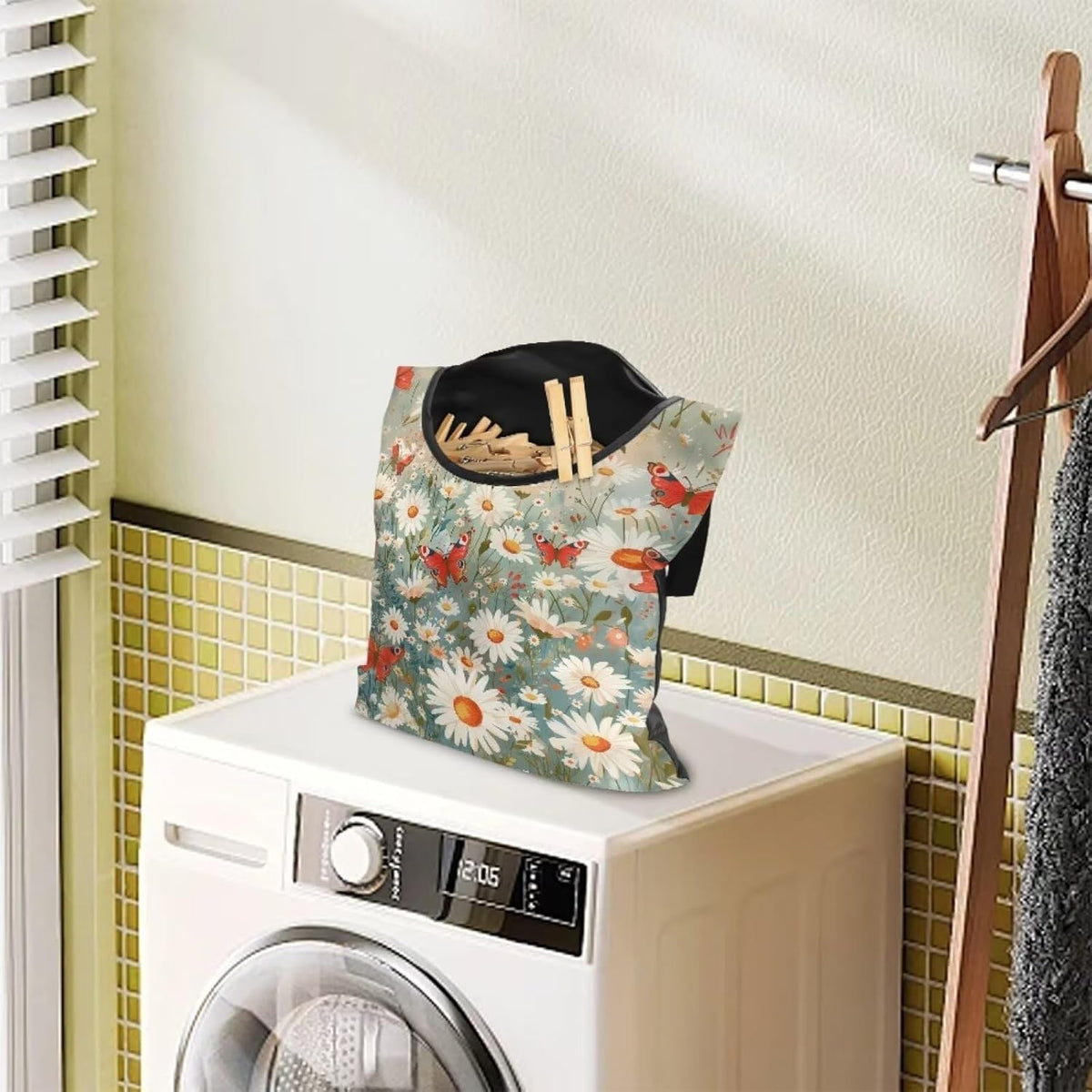 Daisy Clothespin Bag Butterfly Laundry Hanging Storage Organizer Clothes Pin Hanging Bags with Rope Clothespin Holder with an Space-Saving Opening for Clothesline Outdoor