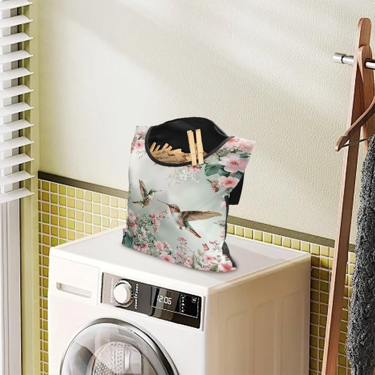 Hummingbird Clothespin Bags with Hanging Rope Space-Saving Clothespin Storage Organizer Waterproof Clothes Pin Holder for Clothesline Outdoor Rotatable Clothespin Storage Bag