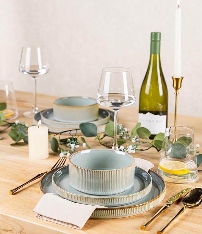 TheTerra Ceramic Dinnerware Sets for 6, 18 Pieces Porcelain Lightweight Speckled Plates and Bowls Sets, Scratch Resistant Dish Set, Oven & Microwave & Dishwasher Safe, Illusion Blue