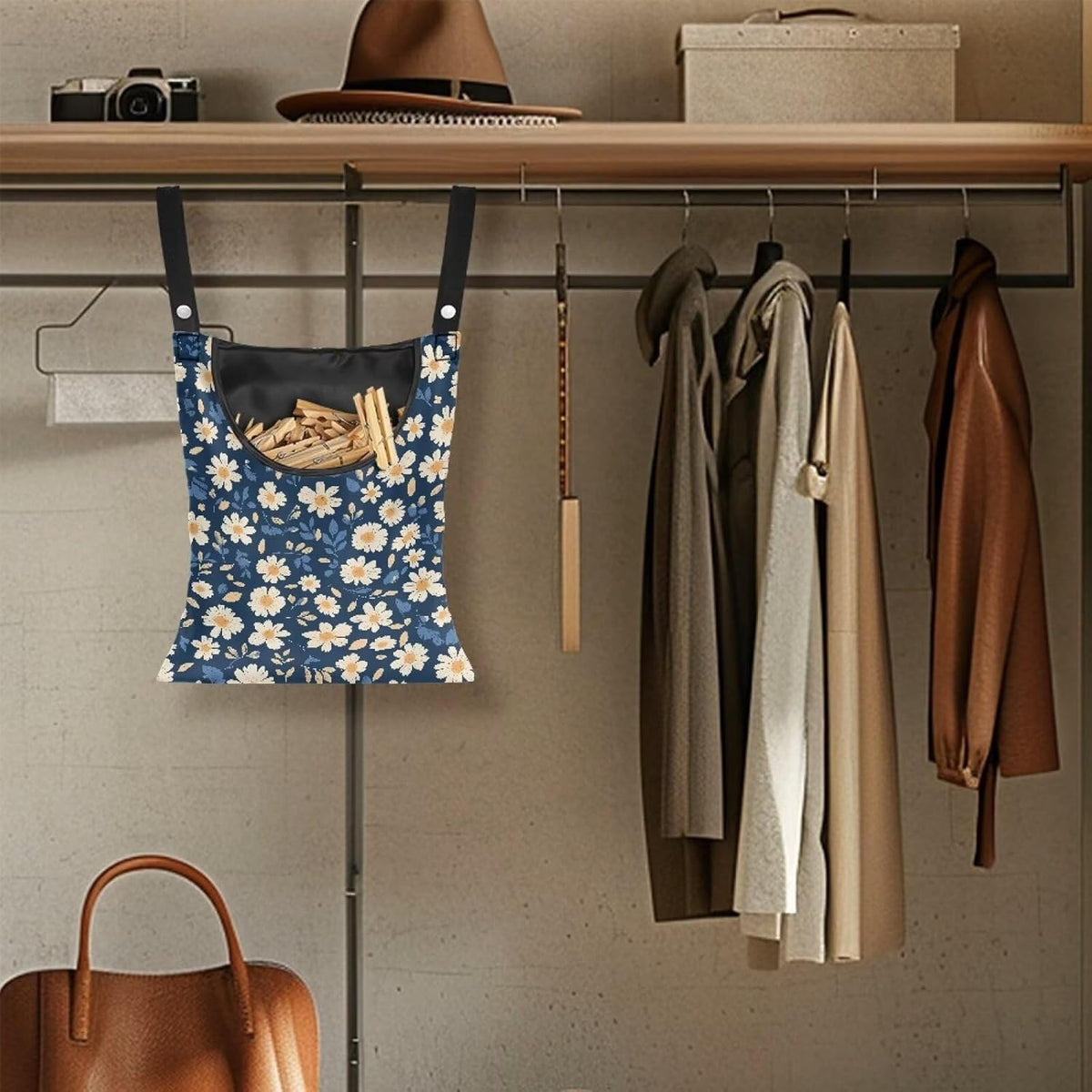 Clothes Pin Hanging Bag with Big Opening Storage Clothes Pins & Mini Clothespins, Hanging Laundry Bag Fits Retractable Clothes Line Outdoors - Daisy Print