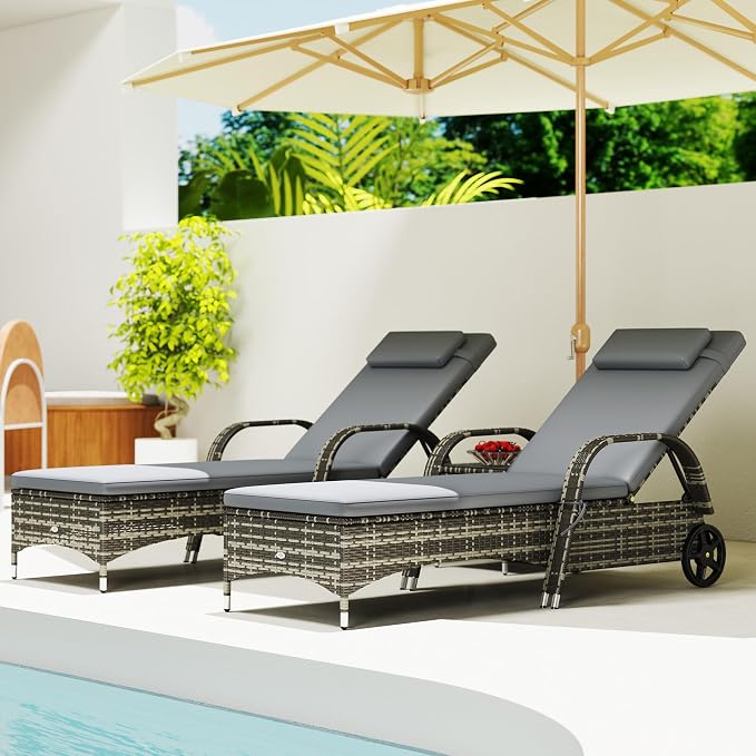 Outsunny Wicker Outdoor Chaise Lounge Chair Set of 3 with Side Table, 5-Level Adjustable Backrest PE Rattan Pool Lounge Chair with Wheels, Cushion & Headrest, Gray