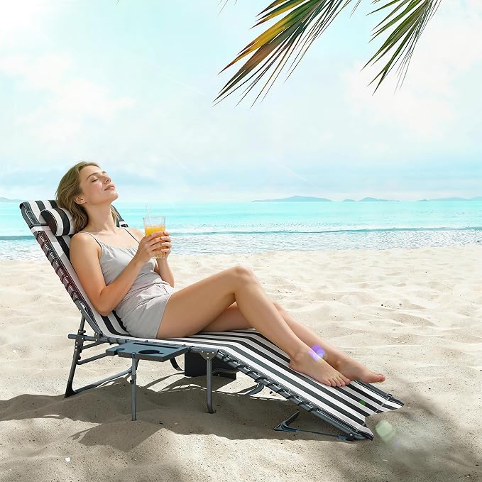 Outsunny Folding Chaise Lounge Chair Outdoor Tanning Chair with Side Table, 5-Level Adjustable Beach Lounge Chair with Headrest, Side Pocket for Patio, Backyard, Beach, Poolside, Blue and White
