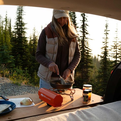 GSI Outdoors Selkirk 270 Butane Stove – Lightweight, Compact Camping Stove with High-Output Burner, Wind Guard, and Piezo Ignition for Outdoor Cooking