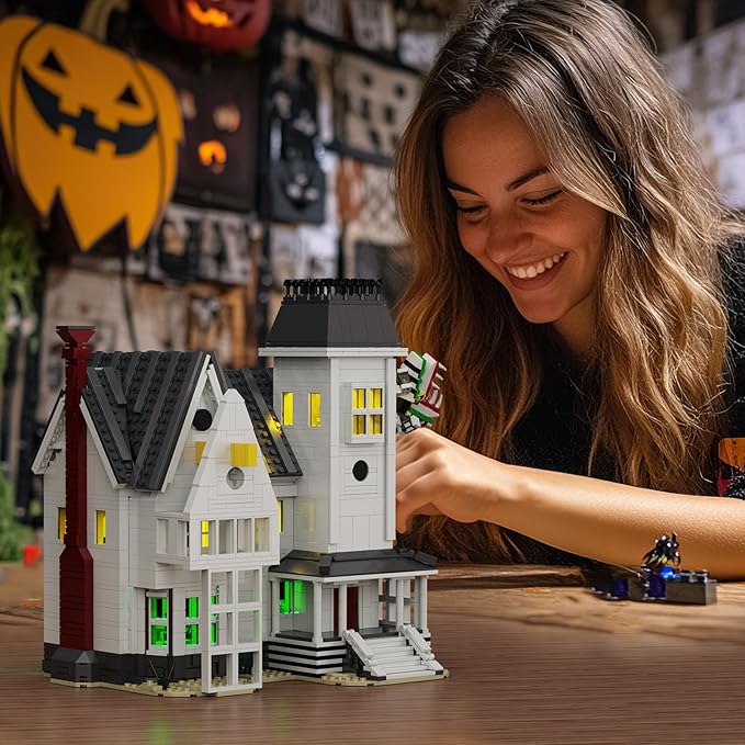 Horror Movie Beetle House Halloween Building Blocks Set, Betelgeuse Sandworm Monster Lydia Deetz Toys Compatible with Lego, Creative Birthday Decor Gift for Film Fans 18+ Adult (1851pcs)