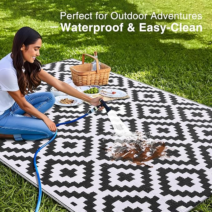 OLANLY Waterproof Outdoor Rug 5x8 ft, Outdoor Plastic Straw Rug for Camping, RV Mat Outside, Indoor Outdoor Carpet for Porch, Deck, Backyard, Balcony, Picnic, Black & White