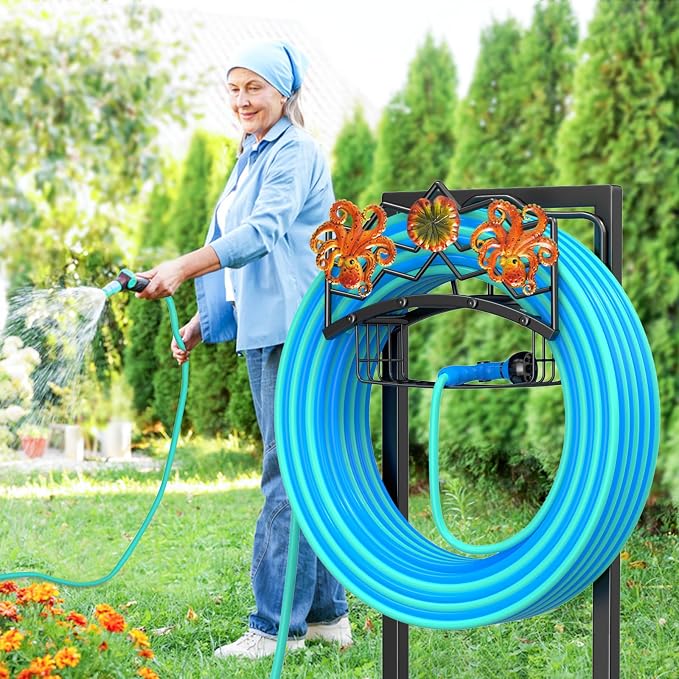 Garden Hose Holder for Outside, Freestanding Water Hose Holder Storage with Storage Basket, Heavy Duty Metal Hose Reels Hanger Stand Organizer with 4 Spikes for Yard Lawn Black
