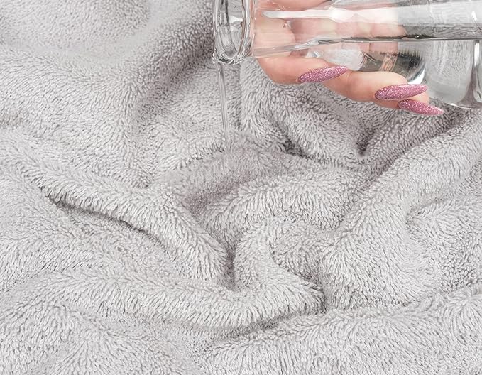 American Soft Linen 35x70 Jumbo Large Bath Towels, 600 GSM 100% Cotton Turkish Bath Sheet, Oversized Luxury Bath Towels for Bathroom Beach and Pool, Silver Grey