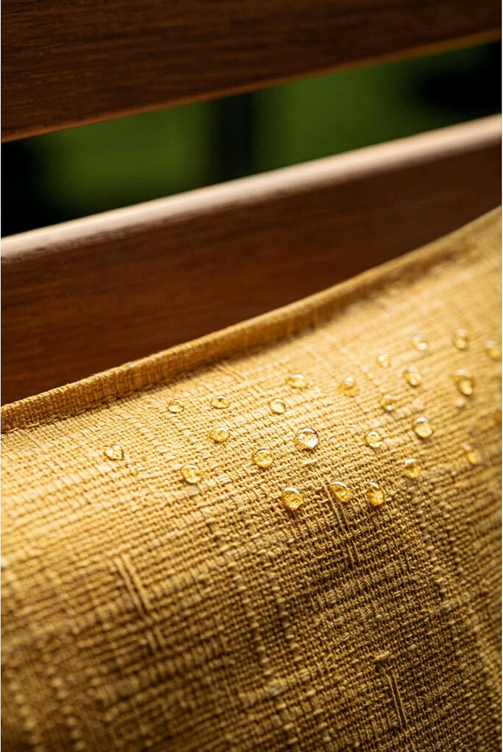 Scotchgard Sun and Water Shield - Water-Repellent Protection Spray | 10.5 Ounces
