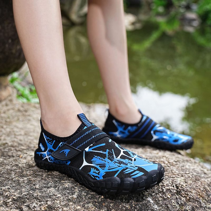 Quickshark Kids Water Shoes Boys Girls Barefoot Aqua Socks Lightweight Quick Dry Sandals Slip On Walking Sneakers for Beach Pool Swim C Black 2 Big Kid
