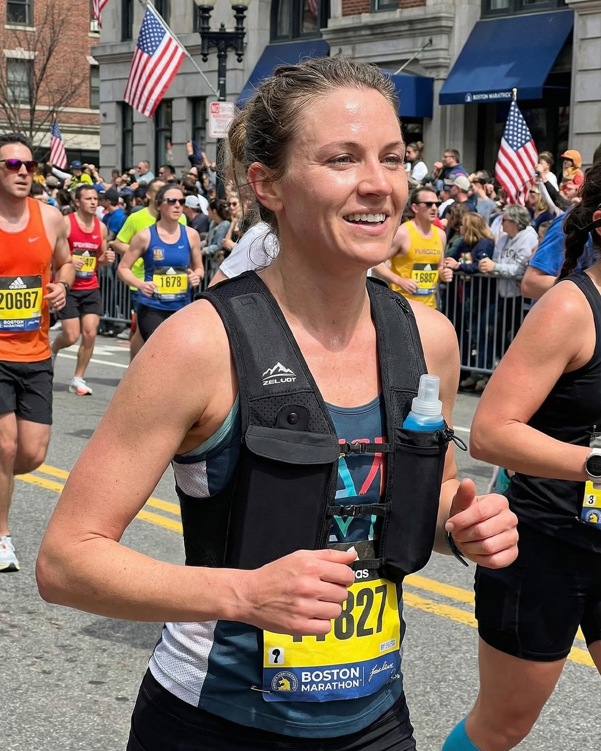 Zelvot Running Vest - Adjustable Hydration Backpack with 500ml Soft Flask | Lightweight & Reflective for Runners