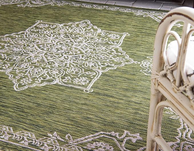 Unique Loom Outdoor Traditional Collection Area Rug - Antique (7' 1" x 10' Rectangle, Green/ Gray)