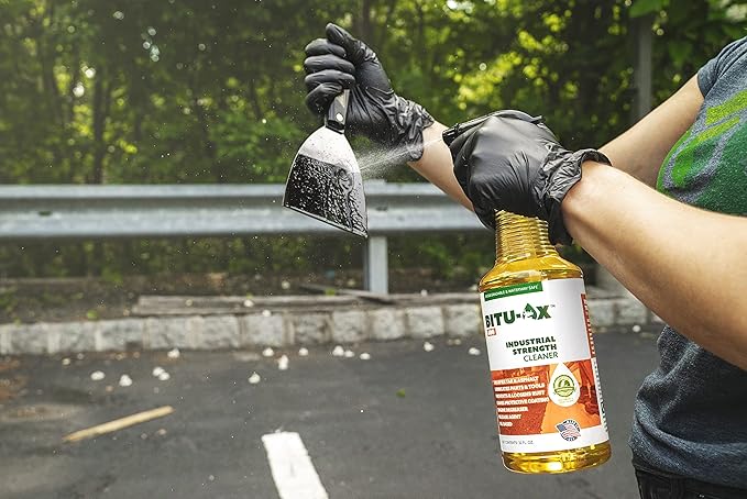 400: Asphalt Remover & Degreaser, Removes Asphalt, Tar, Oil, Grease, Asphaltene & Paraffins. Cleans Tools, Equipment, Machinery. Prevents and Loosens Rust. (16 oz spray bottle)