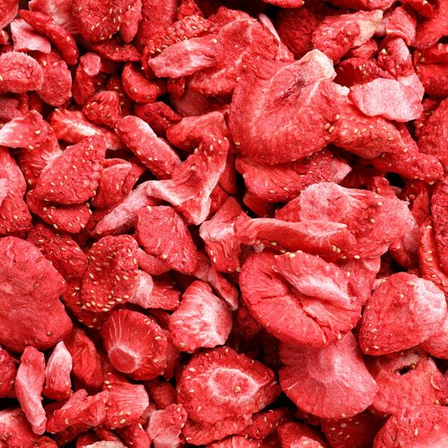Anna and Sarah Freeze Dried Slice Strawberries 4 Oz, 100% Natural Sliced Fruit, Great for Healthy Snacks, Smoothies or Trail Mix, NO Added Sugar or Preservatives, Gluten-Free and Good for Vegan