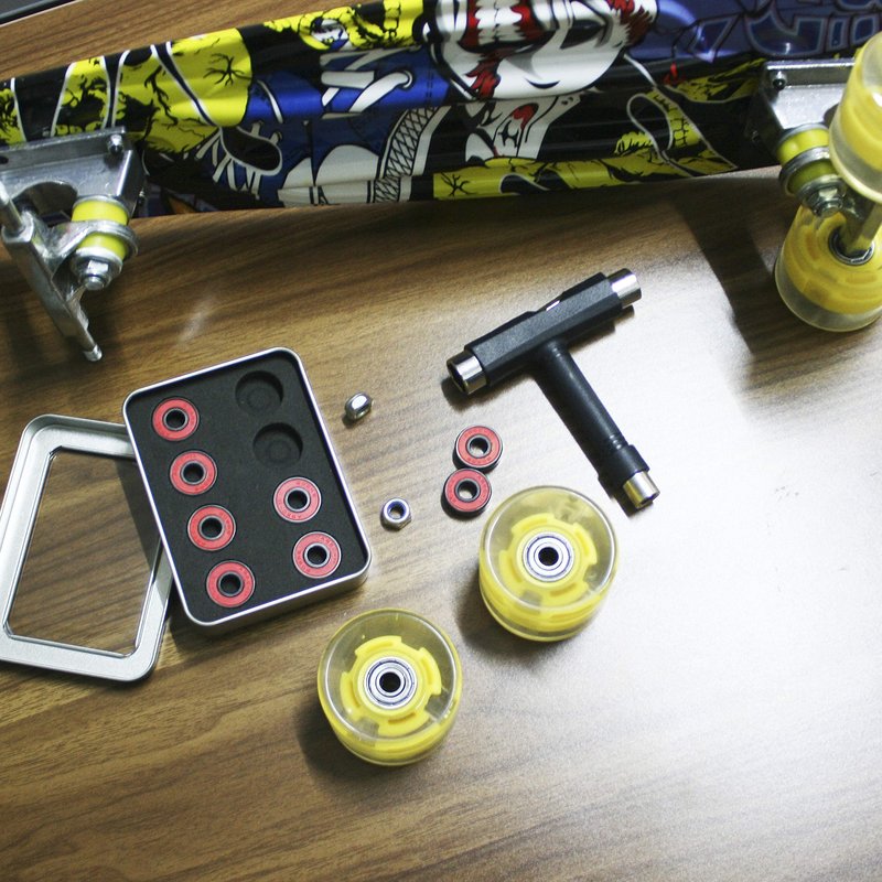 Senston Ceramic Skateboard Bearings High Speed Double Shielded 608 RS ABEC-11 8 Pack Set for Skateboard Trucks Scooters Wheel Roller Skate