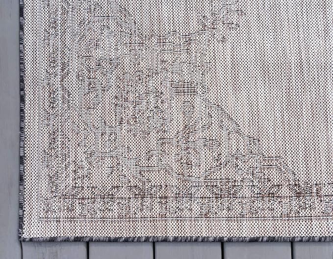 Unique Loom Outdoor Traditional Collection Area Rug - Antique (8' x 11' 4" Rectangle, Charcoal Gray/ Natural)