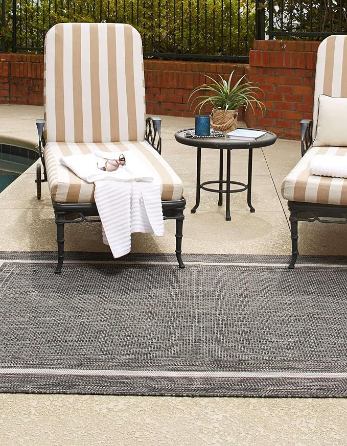 Unique Loom Outdoor Border Collection Area Rug - Soft Border (3' 3" x 5' 3" Rectangle, Black/ Ivory)